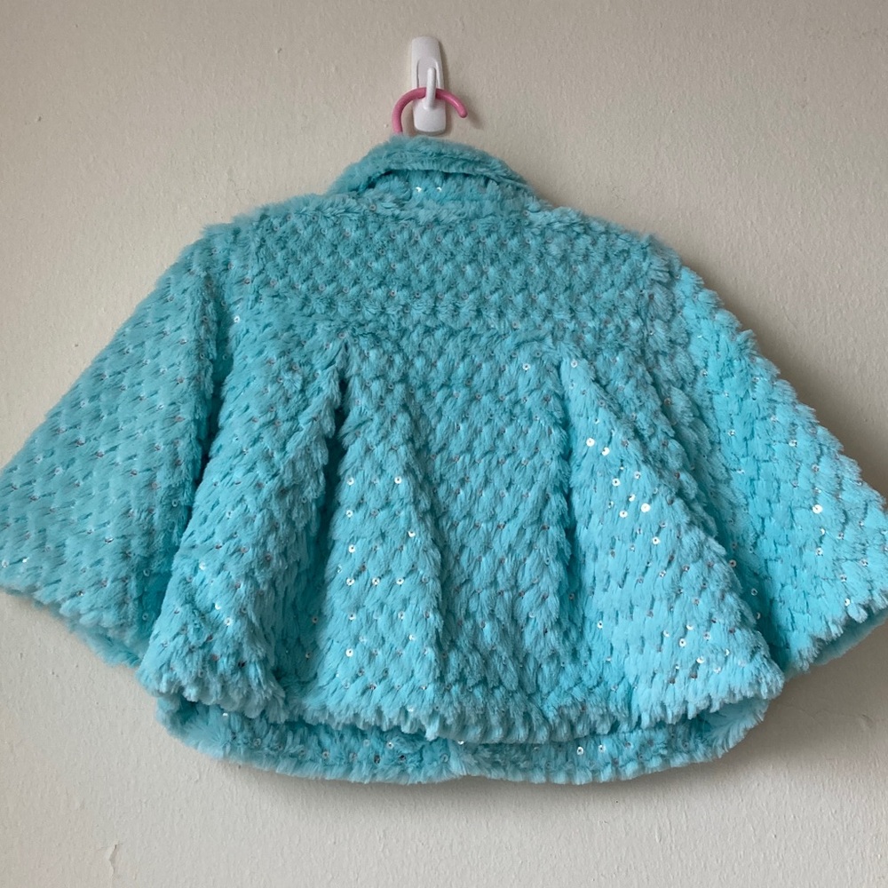 Betsey Johnson Light Blue/Aqua Faux Fur with Sequin Girls’ Cape Sz S(4-6 years) - Picture 4 of 10